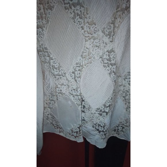 COPY - Vintage/Antique Lot of 5 Damaged/ Wounded Cream Various Era Blouses  "As… - Picture 9 of 16